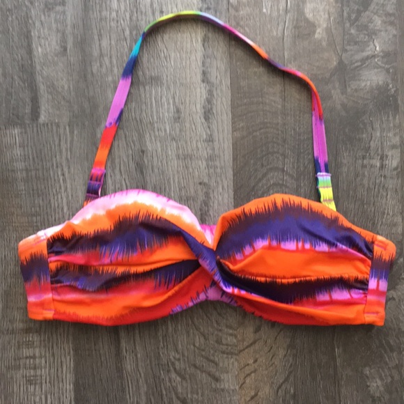 💋 Twist Bandeau VS - Picture 1 of 4